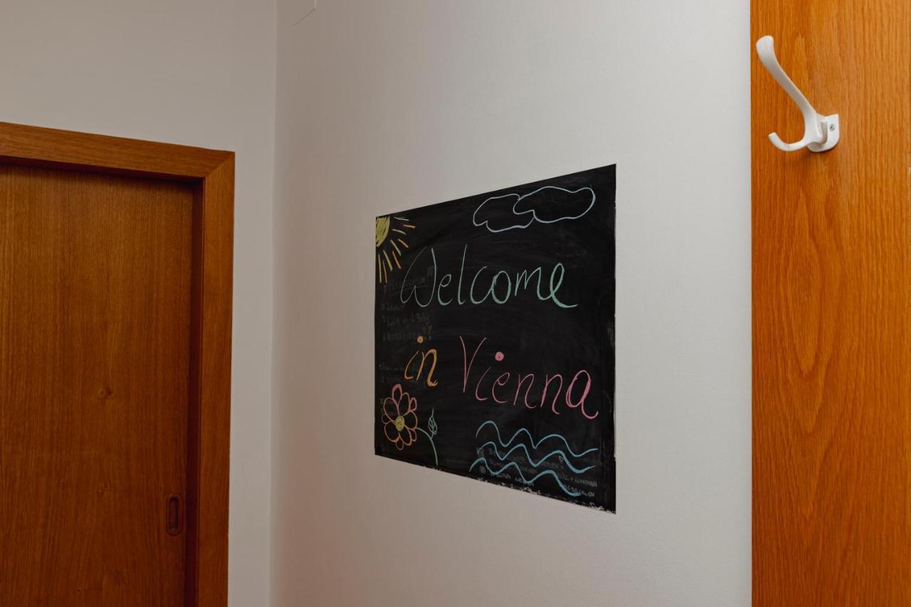 Beautiful 2-Bedroom Apartment Near Schoenbrunn Vienna Luaran gambar