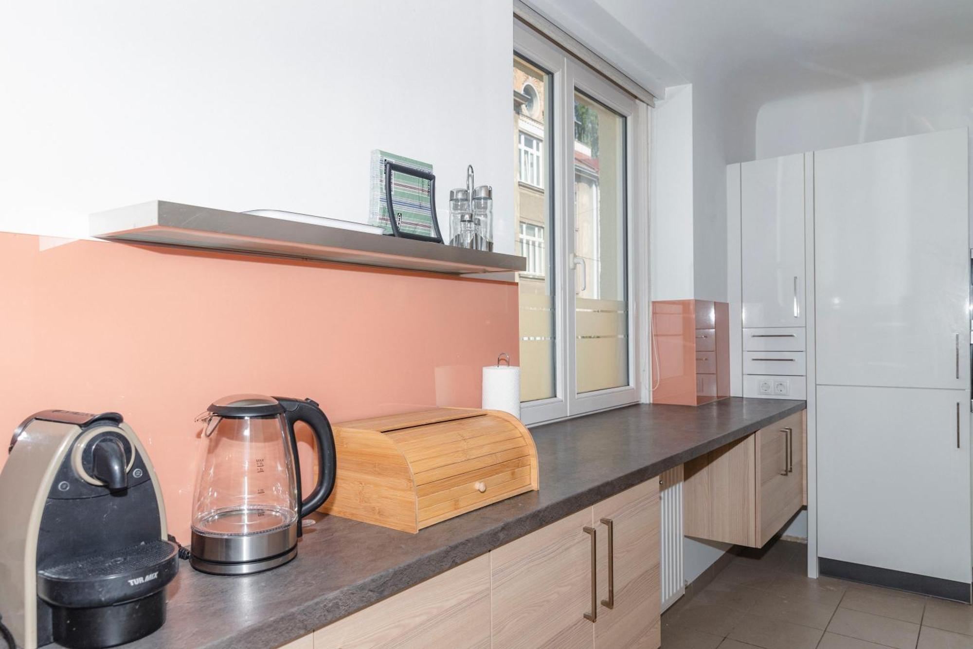 Beautiful 2-Bedroom Apartment Near Schoenbrunn Vienna Luaran gambar