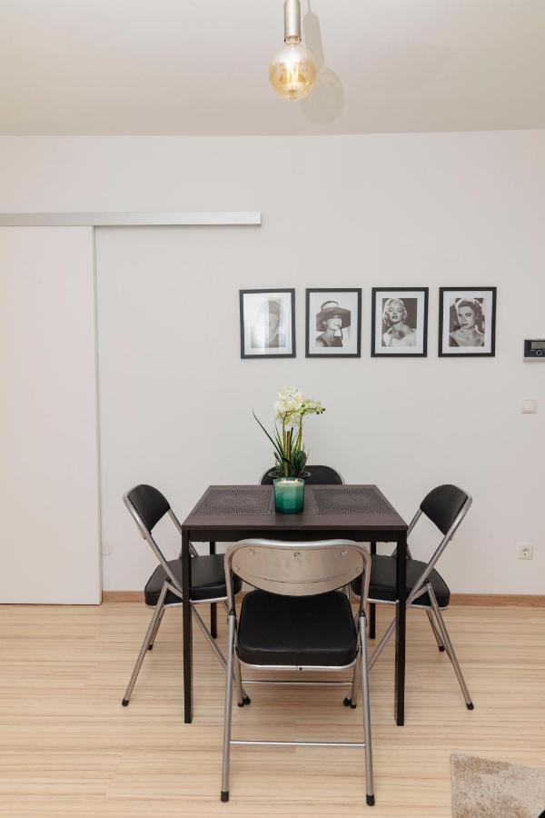 Beautiful 2-Bedroom Apartment Near Schoenbrunn Vienna Luaran gambar